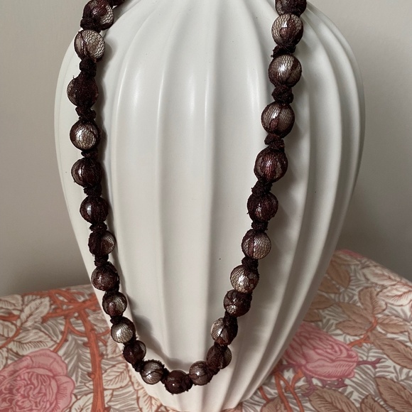 Decorative Pearl Necklace Timeless Elegance - Picture 5 of 5
